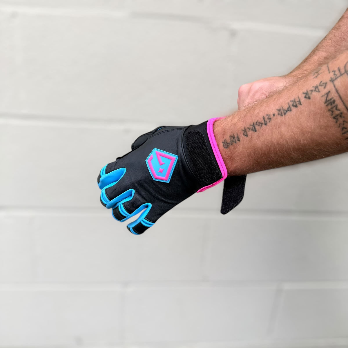Gem Glove Prospector Short Cuff Batting Glove - White/Red/Royal product image 7, provided for visual reference and product